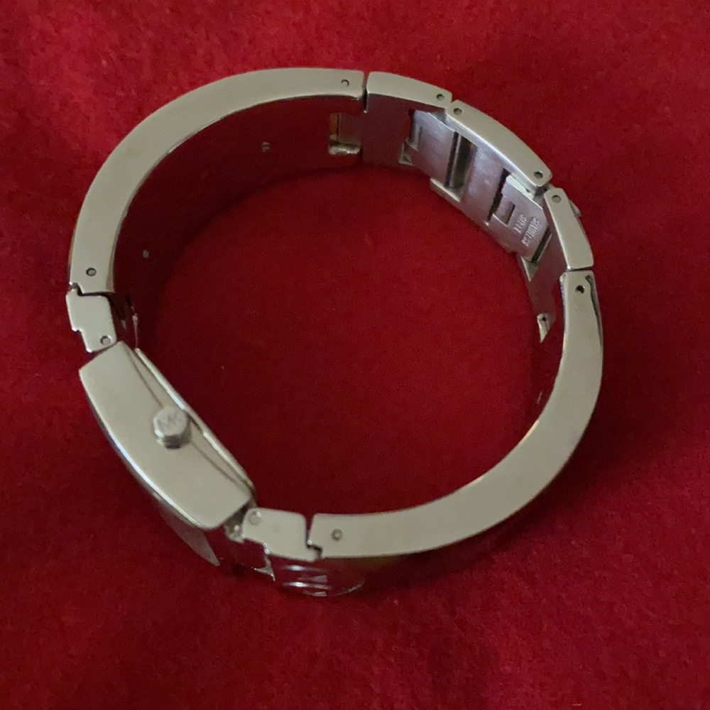 Watch - Picture 2 of 8
